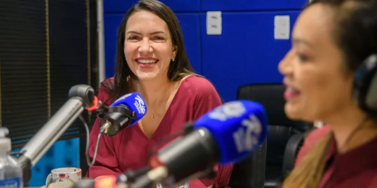Pesquisa mostra liderança da delegada Danielle Garcia em todos os cenários na disputa para o Senado em Sergipe