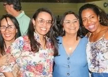 Carminha ouve profissionais de educação para elaboração de pautas de campanha