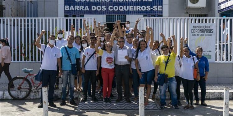 Prefeitura da Barra sanciona lei que reajusta piso salarial dos agentes de saúde e endemias