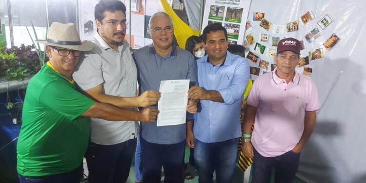 Prefeitura de Socorro e SENAR assinam termo de cooperação técnica que beneficiará produtores rurais do município