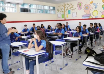 Mais de 166 mil alunos da rede estadual de ensino retornam às salas de aula nas 322 unidades em Sergipe