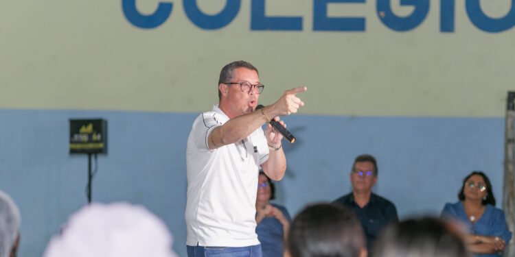 “Conte comigo pra varrer o ódio e celebrar a democracia”, diz Fábio em dia do Estudante
