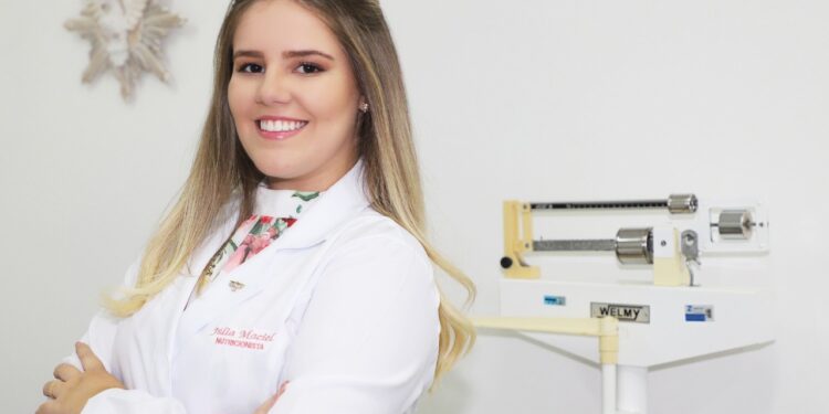 Dia do Nutricionista: profissional fala sobre mercado e desafios da profissão