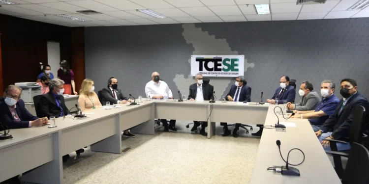 Tribunal de Contas do Estado de Sergipe e Receita Federal reafirmam parceria em ações conjuntas