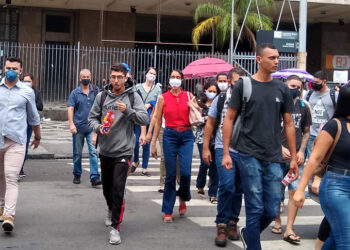 IBGE: desemprego segue em queda e fecha trimestre em 9,1%