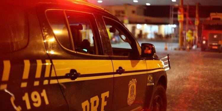 Malhada dos Bois: PRF flagra mulher com maconha na BR-101