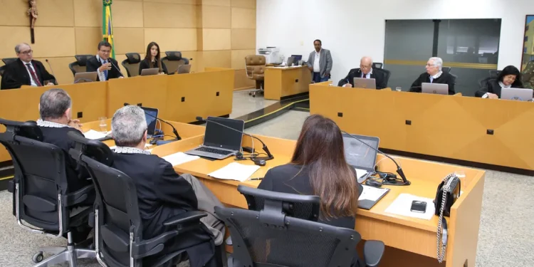 Julgamentos da sessão do TCE registra irregularidades em contas, pagamentos sem notas fiscais e perda de produtos por vencimento