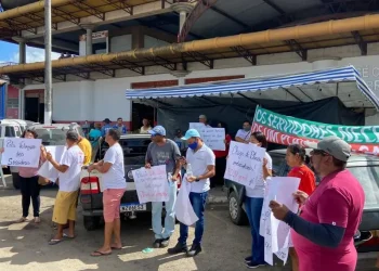 Servidores da Prefeitura de Lagarto protestam por PCCV e realização de concurso