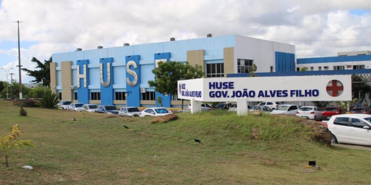 Huse emite nota : “Mais uma mentira. Senador, compartilhe a correta informação”
