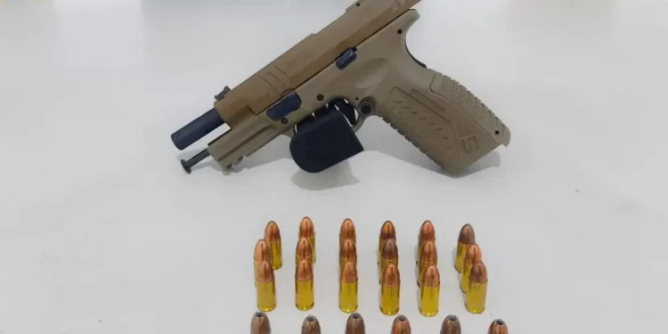 Denarc apreende arma de circulação restrita na região central de Aracaju