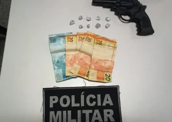 PM prende homem com simulacro de arma e droga em Itabaiana