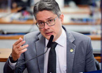 Projeto de Alessandro Vieira torna obrigatória a participação de candidatos em debates