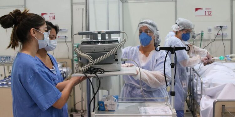 Lei que institui piso para enfermagem entra em vigor