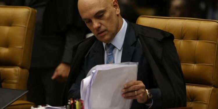 Moraes determina buscas em endereços de empresários por supostas mensagens golpistas