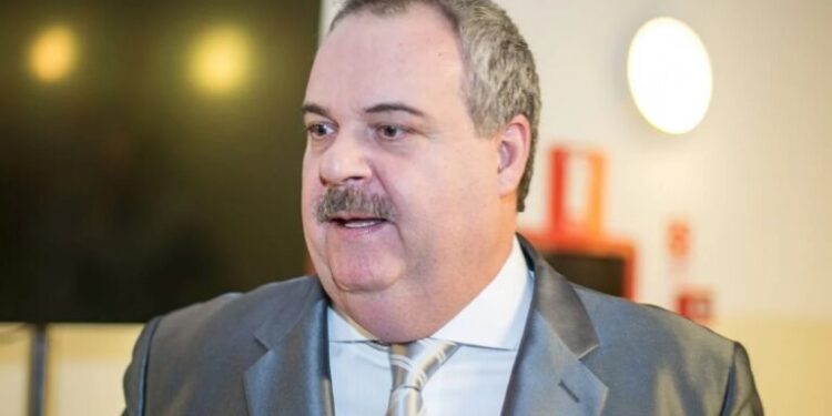 Apresentador Gilberto Barros é condenado à prisão pela Justiça