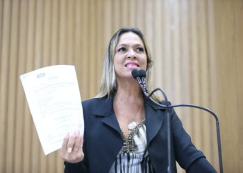 “É uma vergonha essa passarela de milhões”, afirma Sheyla sobre ligação na Zona Norte