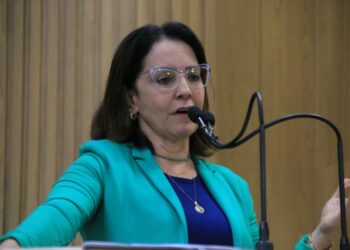 Emília Corrêa: Aracaju, a capital dos buracos