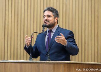 Ricardo Vasconcelos cobra reforma e ampliação da estrutura do canal Airton Teles em Aracaju