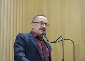 Vereador Cícero pede conscientização ao povo em relação ao descarte de lixo