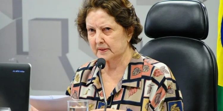 Senadora alerta para necessidade de maior presença feminina