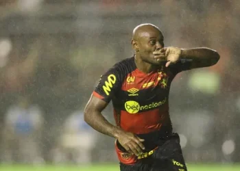 Vagner Love marca na estreia e Sport empata com o Criciúma pela Série B