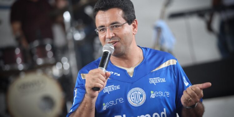 Luiz Roberto continuará como pré-candidato a deputado federal