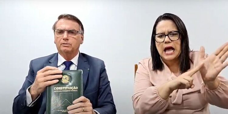 Bolsonaro critica manifesto e diz que Constituição é a melhor carta da democracia