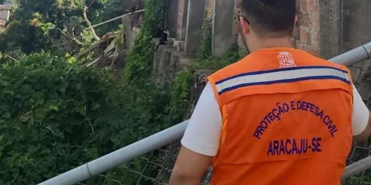 Defesa Civil atende ocorrências relacionadas aos ventos fortes