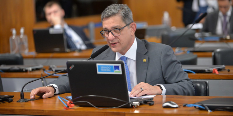 Rogério Carvalho é destaque em premiação nacional pelo 4º ano consecutivo