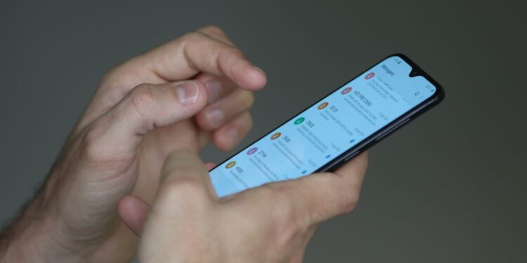 Senado aprova acúmulo de saldo de telefonia não utilizado