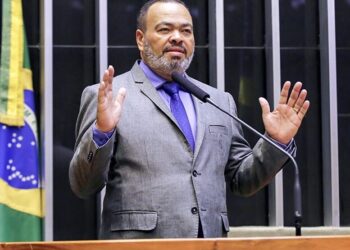 Polícia Civil faz operação que tem como um dos envolvidos deputado cassado de Sergipe