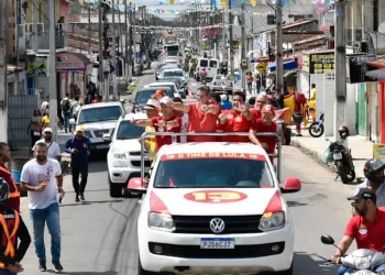 Rogério Carvalho realiza carreata Lula na região Sul de Sergipe