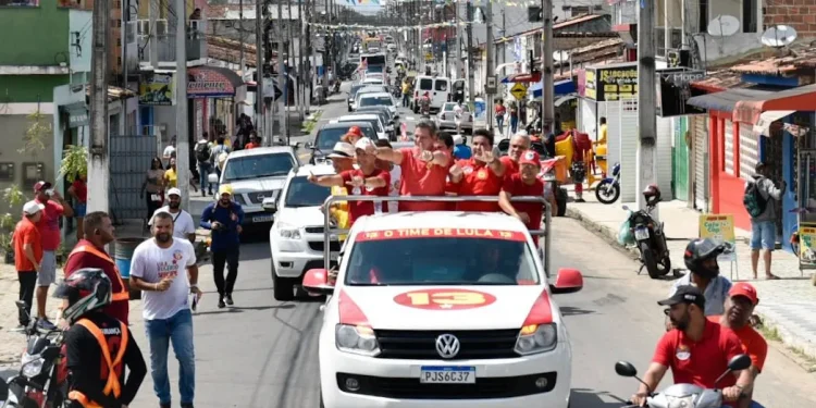Rogério Carvalho realiza carreata Lula na região Sul de Sergipe