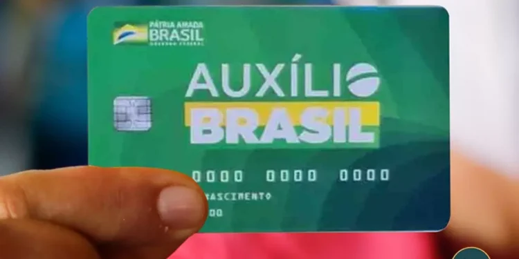 Governo autoriza consignado para beneficiário do Auxílio Brasil