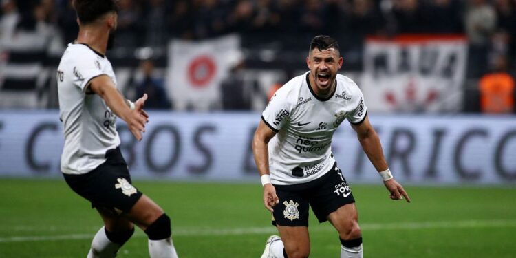 Copa do Brasil: Corinthians vence Fluminense e pega Flamengo na final