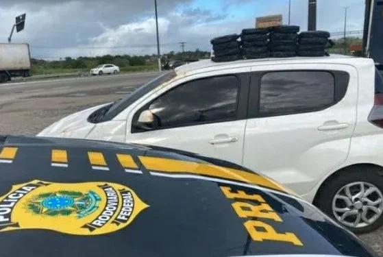 Cocaína avaliada em cerca de 4 milhões de reais é apreendida pela PRF na BR-101, em Socorro