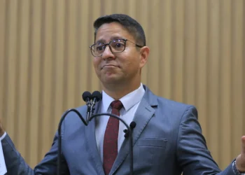 Ricardo fica indignado com resposta da SMTT à Justiça sobre licitação