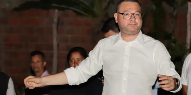 Vereador Eduardo Lima visita Bairro Soledade e vê necessidade de creche