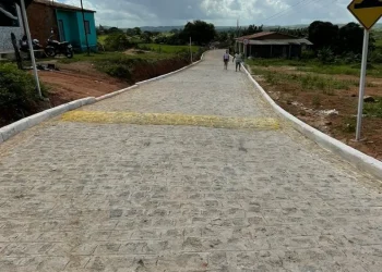 Após asfaltada, Santa Rosa de Lima recebe sinalização