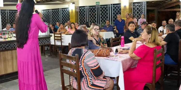 Adriana Leite se reúne com empresários de Estância e lança propostas de trabalho