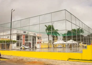 Prefeitura entrega reformas de cemitério, praça e quadra poliesportiva em Simão Dias