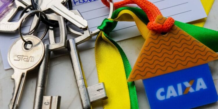 Depósitos futuros no FGTS poderão ser usados para comprar casa popular