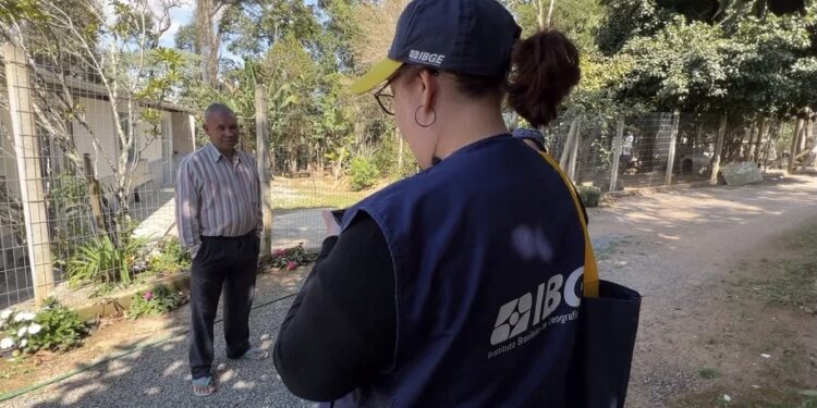 IBGE abre concurso para mais de 8 mil vagas para recenseadores e agentes censitários
