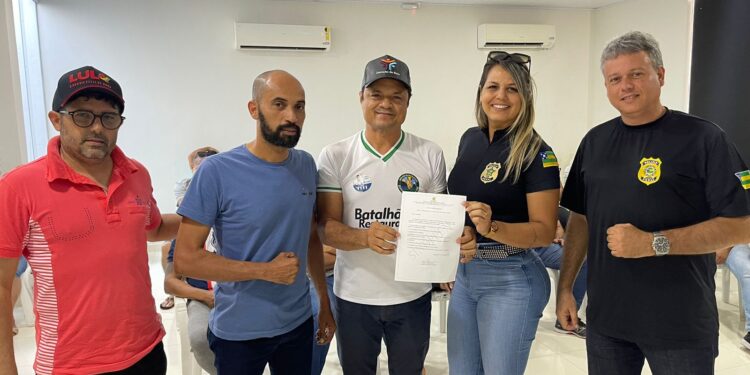 Capitão Samuel assume compromisso com policiais penais de Sergipe