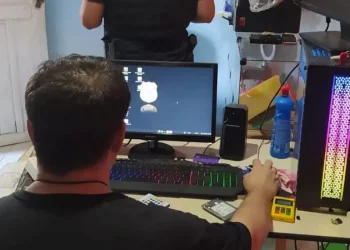 PF cumpre mandado de busca e apreensão contra suspeito pornografia infanto-juvenil e estupro