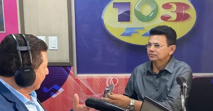 Em entrevista a 103 FM, Valmir fez duras criticas ao senador Alessandro Vieira