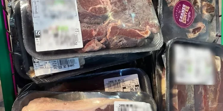 Procon e Vigilância Sanitária flagram produtos fora da validade em estabelecimento do bairro Jardins