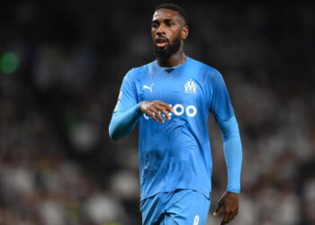 Gerson, ex-Flamengo, pode substituir badalado jogador brasileiro em clube da Premier League