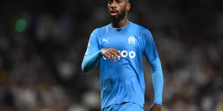 Gerson, ex-Flamengo, pode substituir badalado jogador brasileiro em clube da Premier League