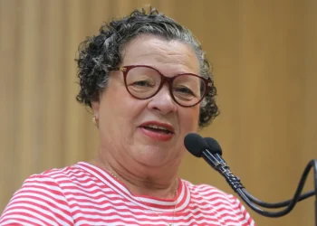 Professora Ângela Melo repercute denúncia de moradores sobre grilagem de terras na Zona de Expansão